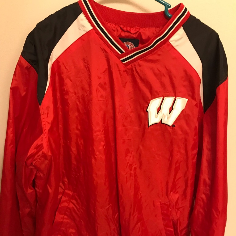 Wisconsin Badgers Pullover - rainwear
